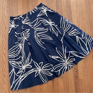 Talbots RSVP Full Midi Skirt Pleated Pockets Navy/Silver Floral Pattern Size 8P
